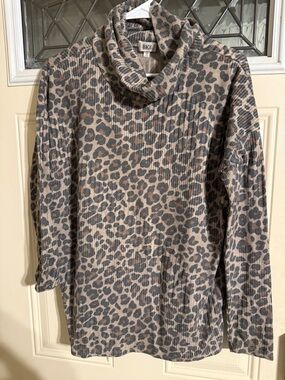 BKE Leopard Print Turtleneck - Taupe & Charcoal